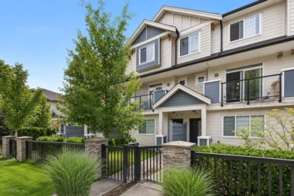 194 13898 64 Avenue, Surrey, BC, Surrey — Townhouse for sale