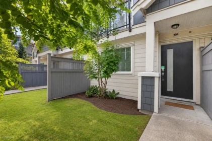 194 13898 64 Avenue, Surrey, BC, Surrey — Townhouse for sale