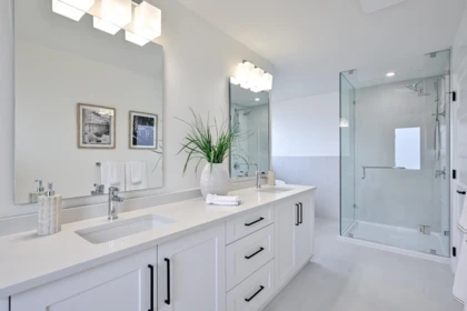 Guest Bathroom Photo of 10070 178 Street, Surrey, BC