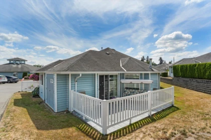 Garden / Landscaping Photo of 118 1450 Mccallum Road, Abbotsford, BC