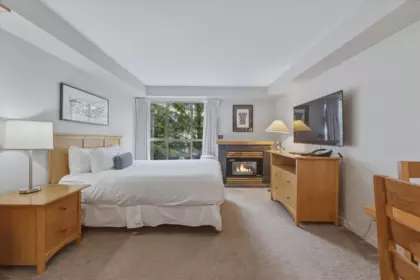 424 4295 Blackcomb Way, Whistler, BC, Whistler — Apartment/Condo for sale