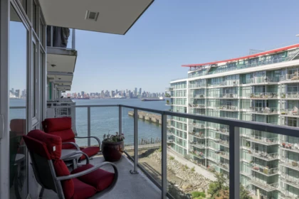 708 185 Victory Ship Way, North Vancouver, BC, North Vancouver — Apartment/Condo for sale