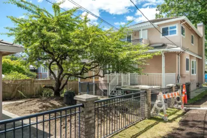 Garden / Landscaping Photo of 2304 Garden Drive, Vancouver, BC