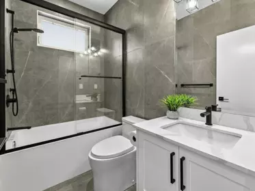 Primary Bathroom Photo of 1324 W 15th Street, North Vancouver, BC