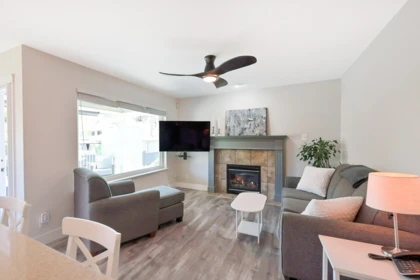 Kitchen Island Photo of 3126 Brakeman Street, Abbotsford, BC