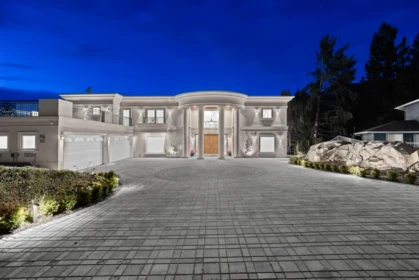 Swimming Pool Photo of 5417 Greentree Road, West Vancouver, BC