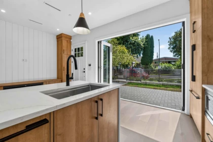Kitchen Island Photo of 1 3271 E Georgia Street, Vancouver, BC