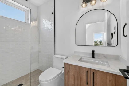Mudroom Photo of 1 3271 E Georgia Street, Vancouver, BC