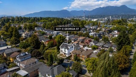Outdoor Deck Photo of 1 3271 E Georgia Street, Vancouver, BC