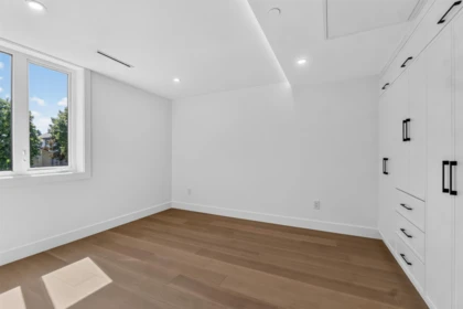 Powder Room Photo of 1 3271 E Georgia Street, Vancouver, BC