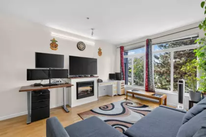 Loft / Bonus Room Photo of 312 15380 102a Avenue, Surrey, BC