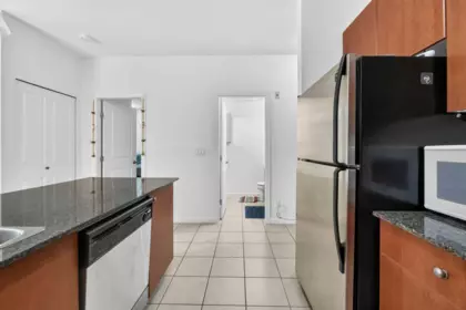 Primary Bathroom Photo of 312 15380 102a Avenue, Surrey, BC