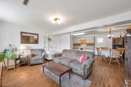 Basement Recreation Room Photo of 9275 155 Street, Surrey, BC