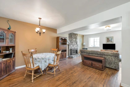 Entry Foyer Photo of 9275 155 Street, Surrey, BC