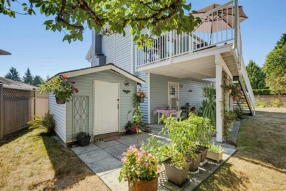 Front Yard Photo of 9275 155 Street, Surrey, BC