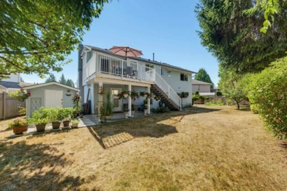 Garden / Landscaping Photo of 9275 155 Street, Surrey, BC