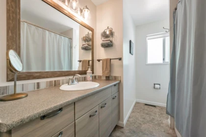 Powder Room Photo of 9275 155 Street, Surrey, BC
