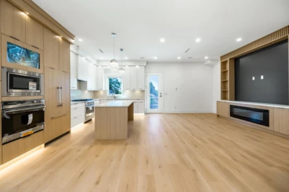 Kitchen Island Photo of 1 6139 Ashworth Avenue, Burnaby, BC
