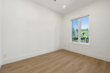 Walk-In Closet Photo of 1 6139 Ashworth Avenue, Burnaby, BC