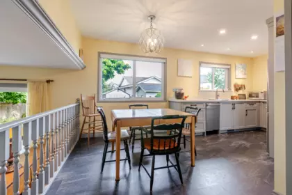 Kitchen Island Photo of 32103 Ashcroft Drive, Abbotsford, BC