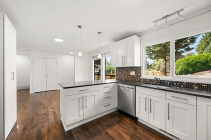Breakfast Nook Photo of 34388 Russet Place, Abbotsford, BC