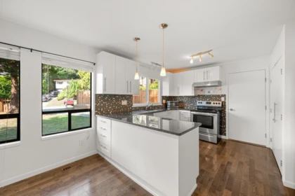 Kitchen Photo of 34388 Russet Place, Abbotsford, BC