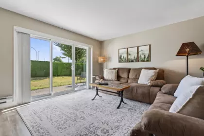 Guest Bathroom Photo of 3 46350 Cessna Drive, Chilliwack, BC
