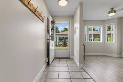 Kitchen Island Photo of 3 46350 Cessna Drive, Chilliwack, BC