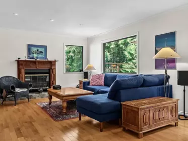 Breakfast Nook Photo of 8568 Bedora Place, West Vancouver, BC