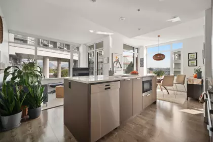 Kitchen Island Photo of 907 110 Switchmen Street, Vancouver, BC