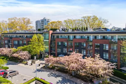 Aerial View of 318 22 E Royal Avenue, New Westminster, BC