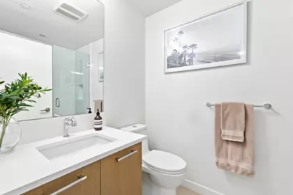 Mudroom Photo of 318 22 E Royal Avenue, New Westminster, BC