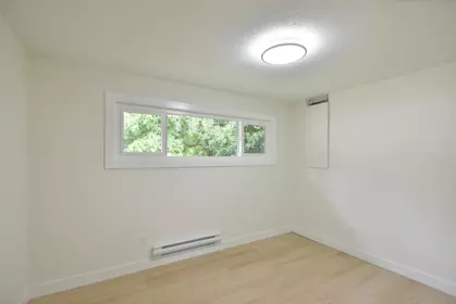 Basement Recreation Room Photo of 5787 Ebbtide Street, Sechelt, BC