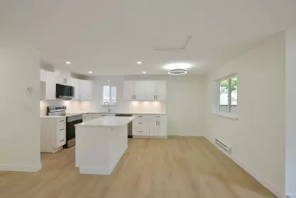 Breakfast Nook Photo of 5787 Ebbtide Street, Sechelt, BC