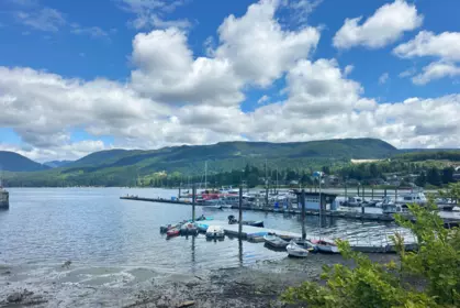 Hot Tub / Spa Photo of 5787 Ebbtide Street, Sechelt, BC