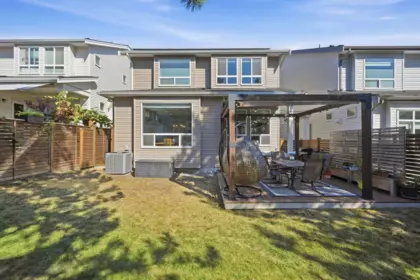 Swimming Pool Photo of 23158 112b Avenue, Maple Ridge, BC