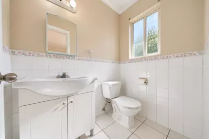 Guest Bathroom Photo of 14490 106a Avenue, Surrey, BC