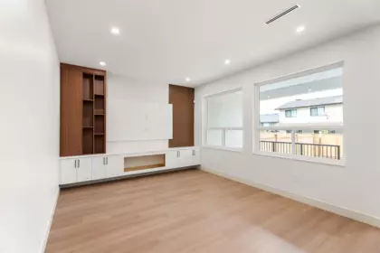 Hallway Photo of 1 11365 86 Avenue, Delta, BC