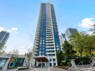 2702 9887 Whalley Boulevard, Surrey, BC, Surrey — Apartment/Condo for sale