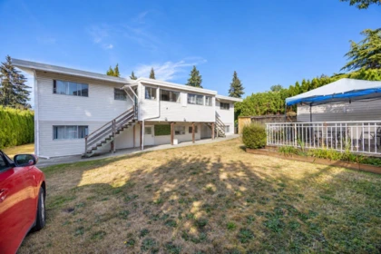 Swimming Pool Photo of 11272 11274 S 88 Avenue, Delta, BC