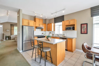 Kitchen Island Photo of 33 15188 62a Avenue, Surrey, BC