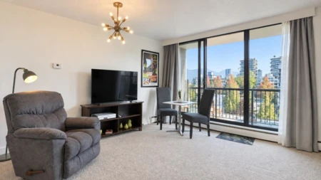 Breakfast Nook Photo of 1103 1330 Harwood Street, Vancouver, BC