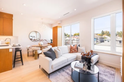 Living Room Photo of 3 2995 Adanac Street, Vancouver, BC
