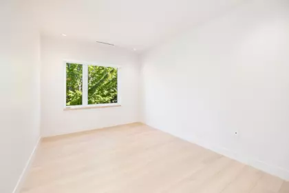 Powder Room Photo of 3 2995 Adanac Street, Vancouver, BC