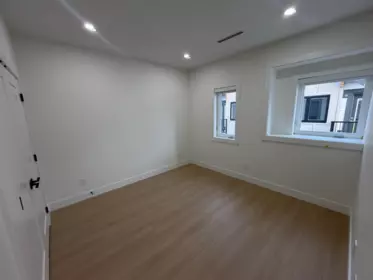 Walk-In Closet Photo of 2 7497 Holly Street, Burnaby, BC