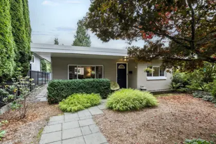 331 E 24th Street, North Vancouver, BC, North Vancouver — Single Family Residence for sale