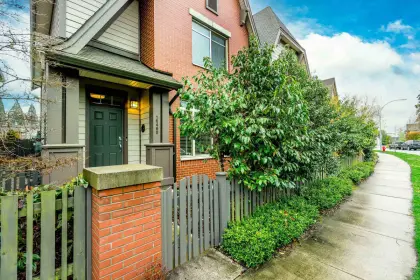 16460 24a Avenue, Surrey, BC, Surrey — Row House (Non-Strata) for sale