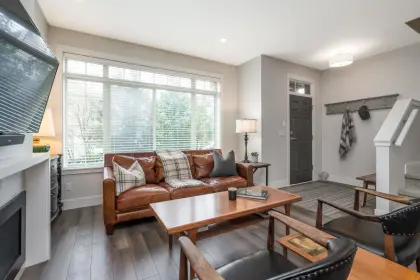16460 24a Avenue, Surrey, BC, Surrey — Row House (Non-Strata) for sale
