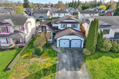21114 92b Avenue, Langley, BC, Langley — Single Family Residence for sale