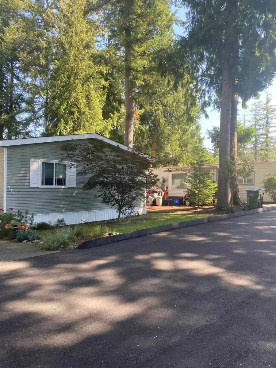 Bedroom 2 Photo of 35 24330 Fraser Highway, Langley, BC